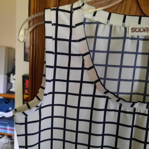 3/$15 Soda Pop Checkered Printed Tank Blouse - Black/White Size XS - Picture 4 of 15